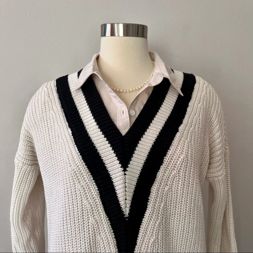 H&M V-neck cable knit sweater β’ black and white β’ Size S - Picture 11 of 11